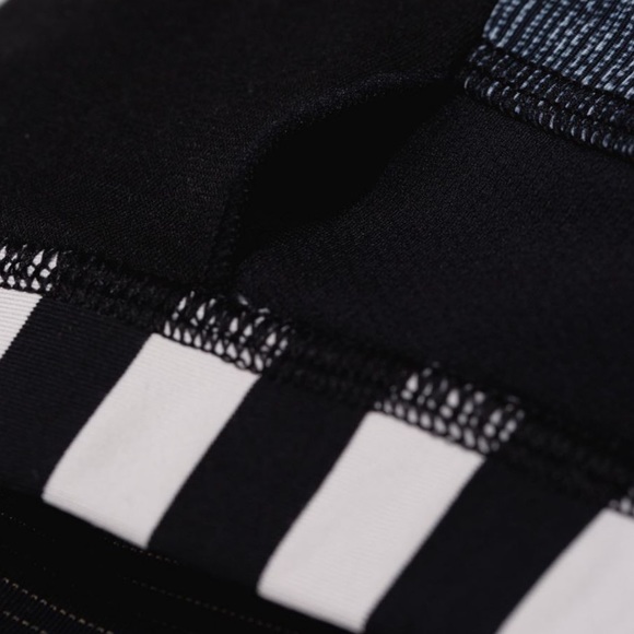 Lululemon Rest Less Tank Size 6
Black Burlap Texture Dune Apex Stripe Dune - Picture 14 of 16